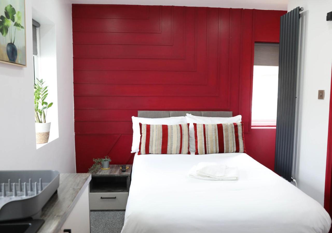 Cb Stays - Private Rooms With Ensuite And Kitchenette In פטרבורו מראה חיצוני תמונה