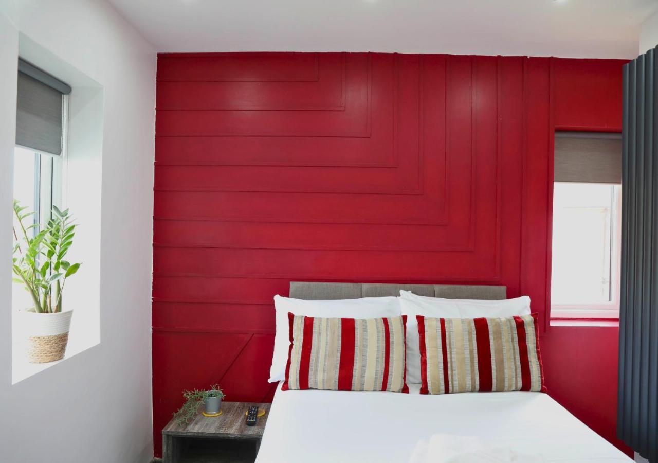 Cb Stays - Private Rooms With Ensuite And Kitchenette In פטרבורו מראה חיצוני תמונה