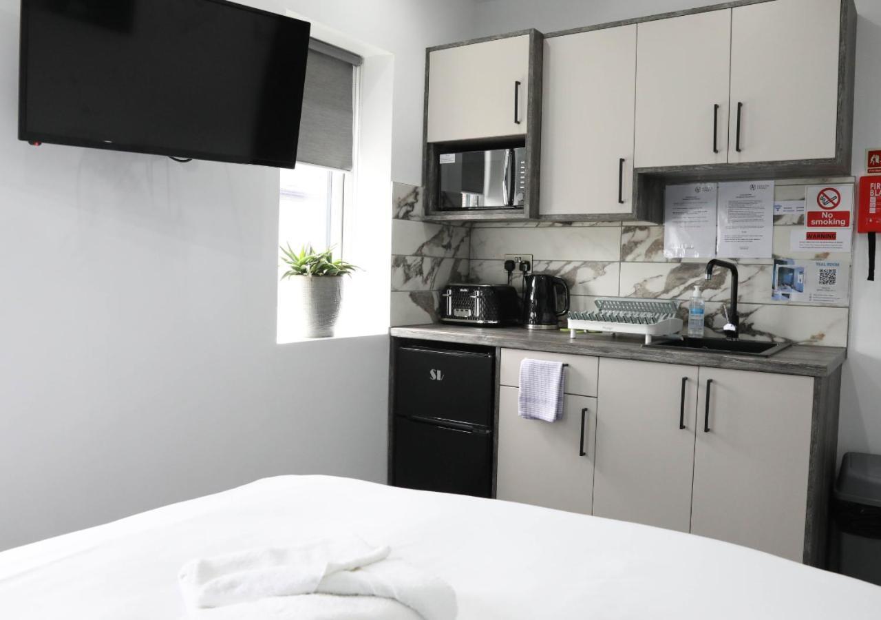 Cb Stays - Private Rooms With Ensuite And Kitchenette In פטרבורו מראה חיצוני תמונה
