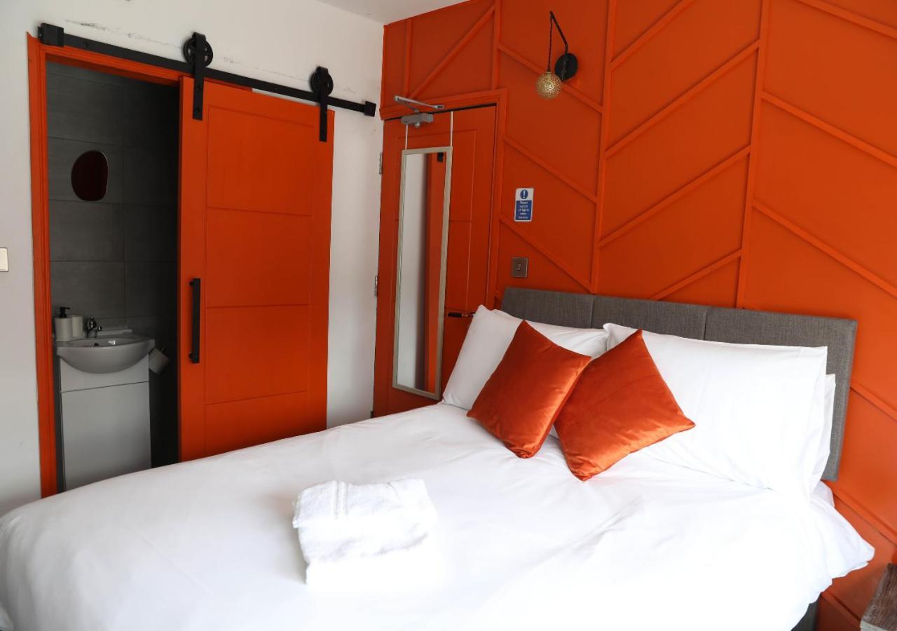 Cb Stays - Private Rooms With Ensuite And Kitchenette In פטרבורו מראה חיצוני תמונה