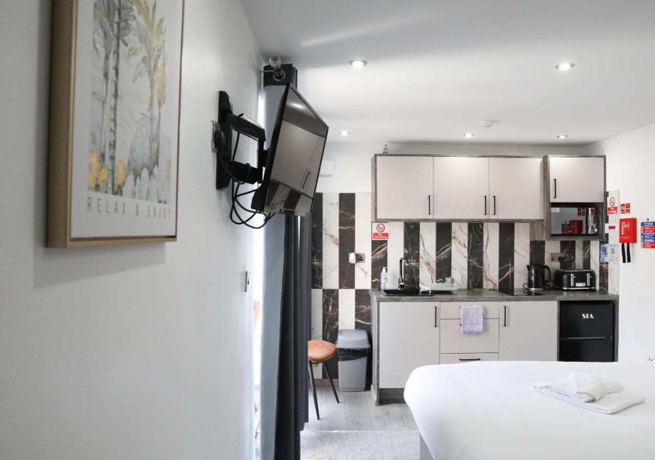 Cb Stays - Private Rooms With Ensuite And Kitchenette In פטרבורו מראה חיצוני תמונה
