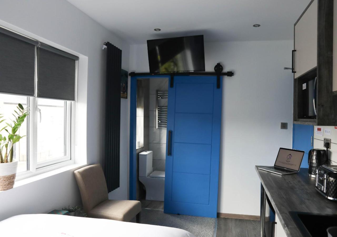 Cb Stays - Private Rooms With Ensuite And Kitchenette In פטרבורו מראה חיצוני תמונה